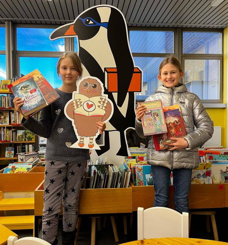 Preisträgerinnen Maskottchen Bücherei Olching