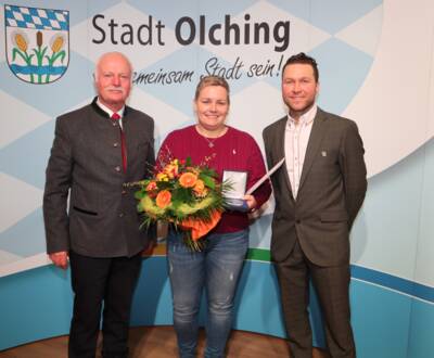 Rachel de Heuvel vom Golfclub Olching mit Sportreferent Dr. Bauer und Martin Smolinski